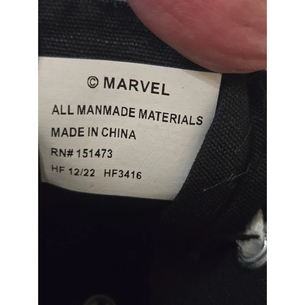 Marvel Avengers High Top Sneakers Black Red Kids Size‎ 11 Patches Superheros